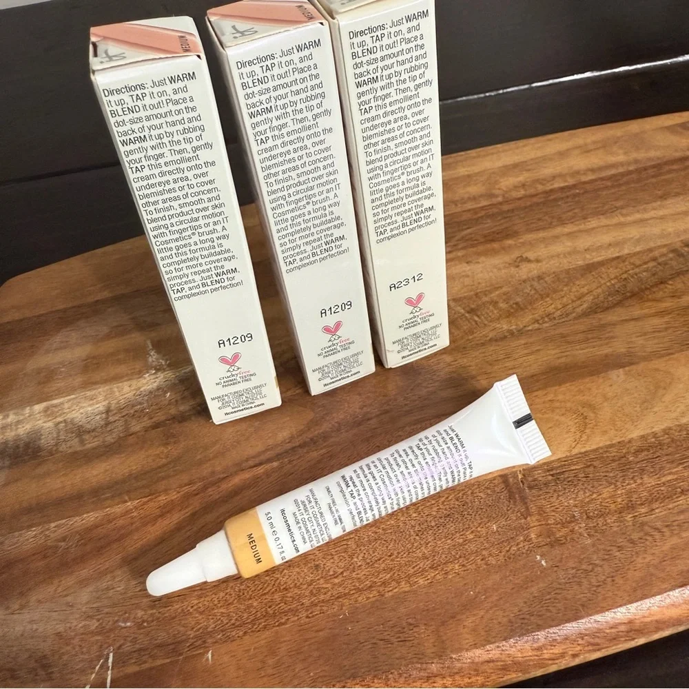 IT Cosmetics Bye Bye Concealer - Medium Shade - Lot A - Picture 3 of 5